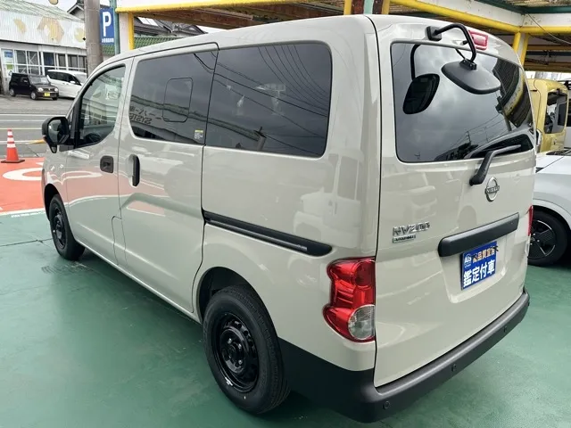 バネット(ニッサン)GX アウトドアブラックED スマートキー センターコンソールBOX登録済未使用車 2