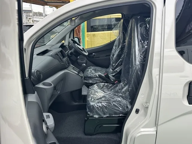 バネット(ニッサン)GX アウトドアブラックED スマートキー センターコンソールBOX登録済未使用車 3