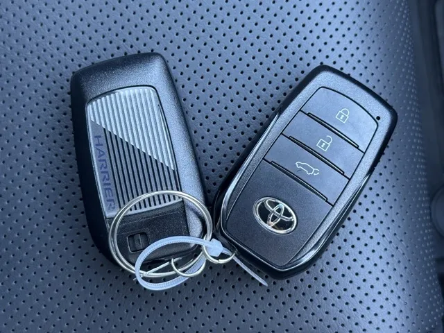 ハリアー(トヨタ)Z レザーパッケージ中古車 28