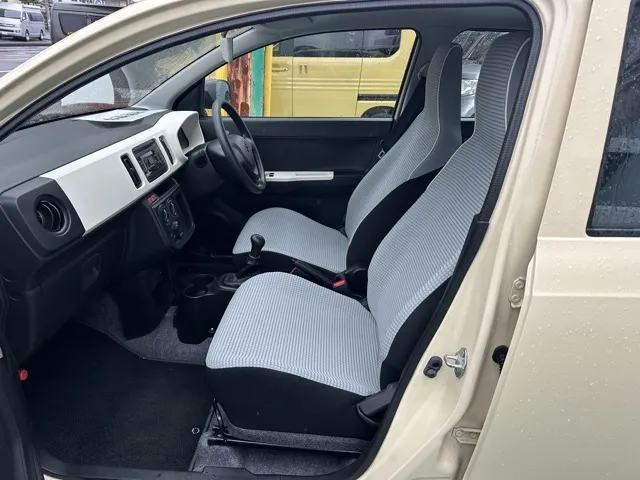 アルト(スズキ)F 5MT 4WD中古車 3