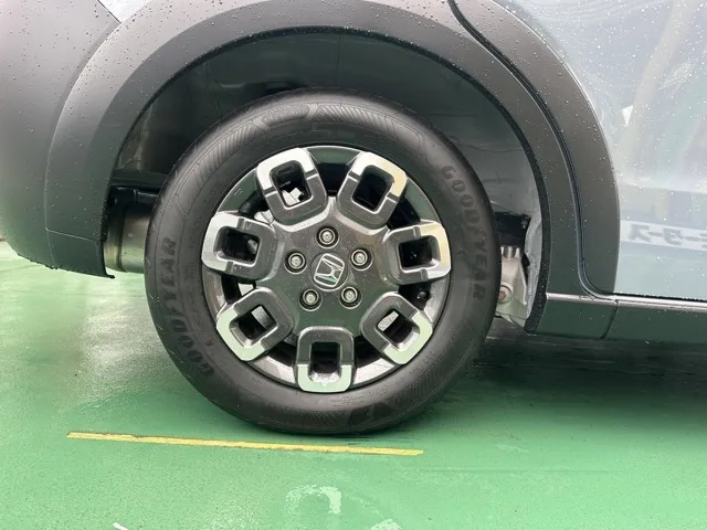 フリード(ホンダ)クロスター中古車 11