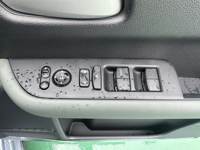 フリード(ホンダ)クロスター中古車 13