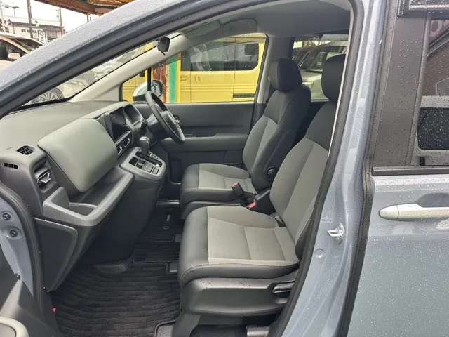 フリード(ホンダ)クロスター中古車 3