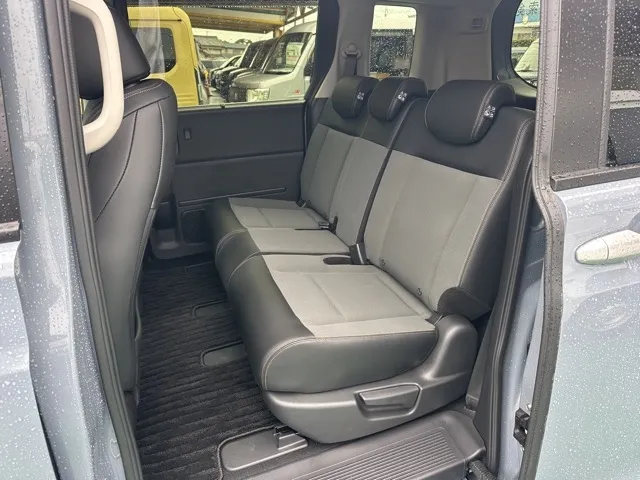 フリード(ホンダ)クロスター中古車 4