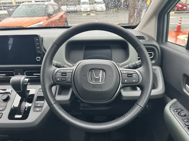 フリード(ホンダ)クロスター中古車 6