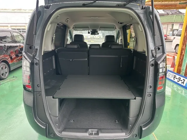 フリード(ホンダ)クロスター中古車 8