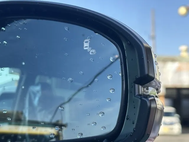 フリード(ホンダ)e：HEVクロスター ６人乗登録済未使用車 17