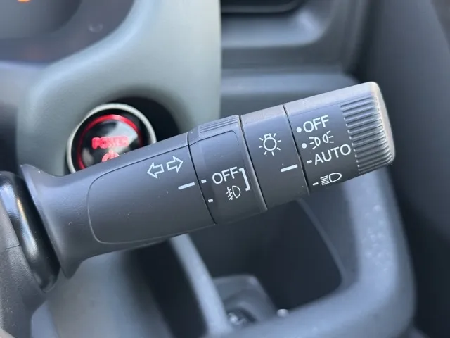 フリード(ホンダ)e：HEVクロスター ６人乗登録済未使用車 21