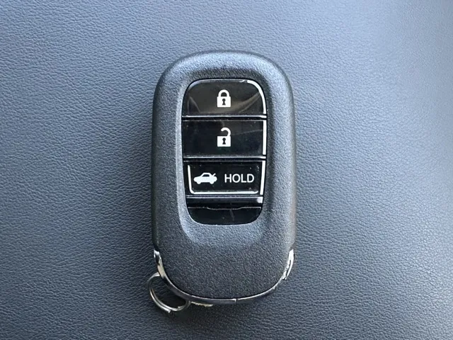 アコード(ホンダ)e：HEV中古車 27