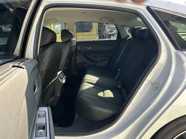 アコード(ホンダ)e：HEV中古車 4