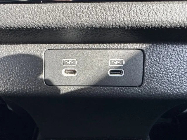 アコード(ホンダ)e：HEV中古車 7