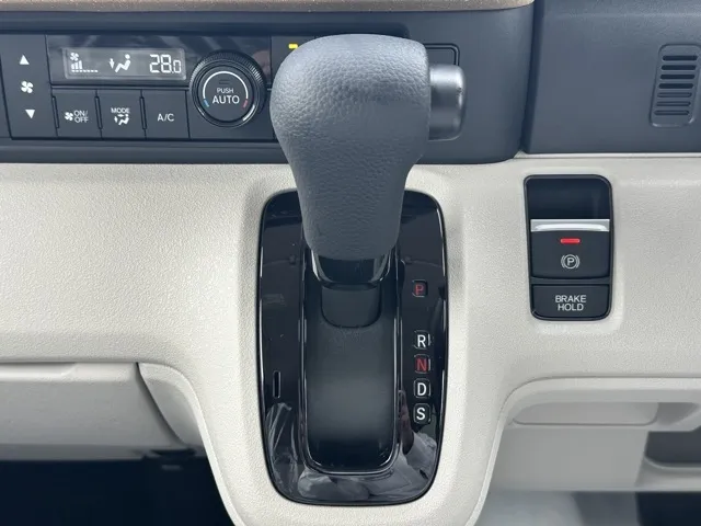 N-BOX(ホンダ)N-BOX コンフォートＰ届出済未使用車 24