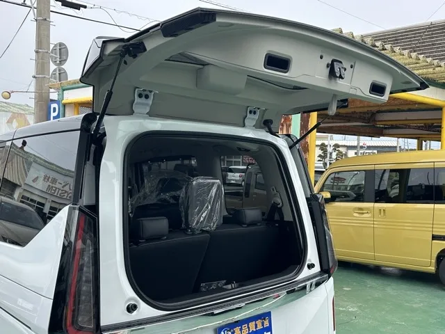 セレナ(ニッサン)ハイウェイスターV アラウンドビューモニター見本展示車有り 10