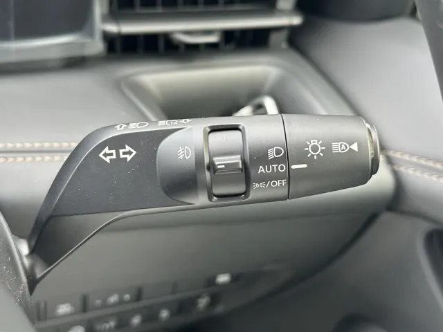 セレナ(ニッサン)ハイウェイスターV アラウンドビューモニター見本展示車有り 21