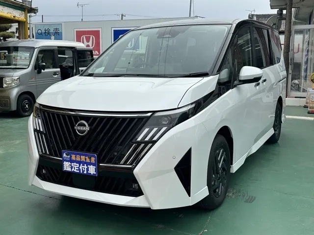 セレナ(ニッサン)ハイウェイスターV アラウンドビューモニター見本展示車有り 1