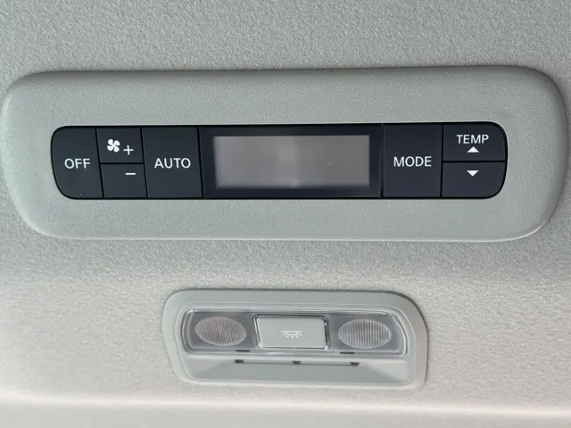 セレナ(ニッサン)ハイウェイスターV アラウンドビューモニター見本展示車有り 8