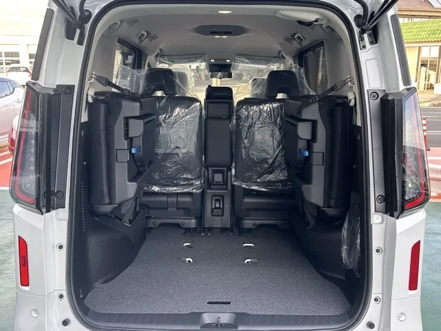 セレナ(ニッサン)ハイウェイスターV 12.3インチコネクトナビ見本展示車有り 10