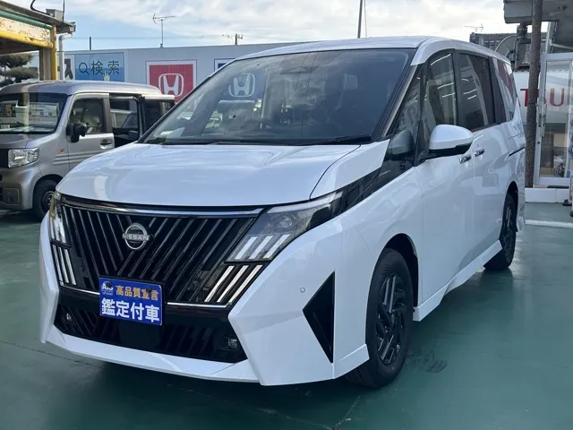 セレナ(ニッサン)ハイウェイスターV 12.3インチコネクトナビ見本展示車有り 1