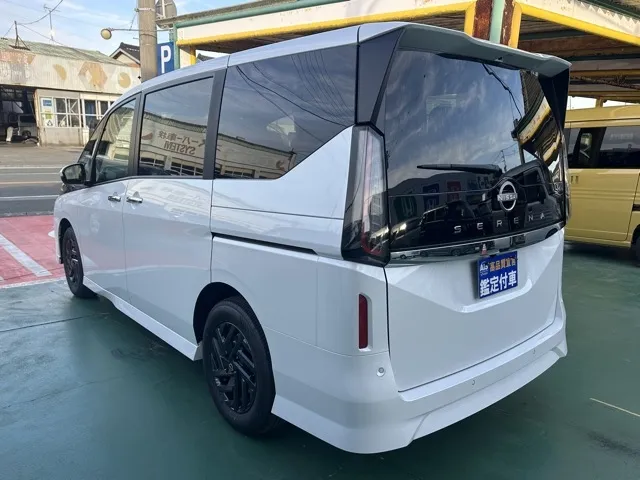 セレナ(ニッサン)ハイウェイスターV 12.3インチコネクトナビ見本展示車有り 2