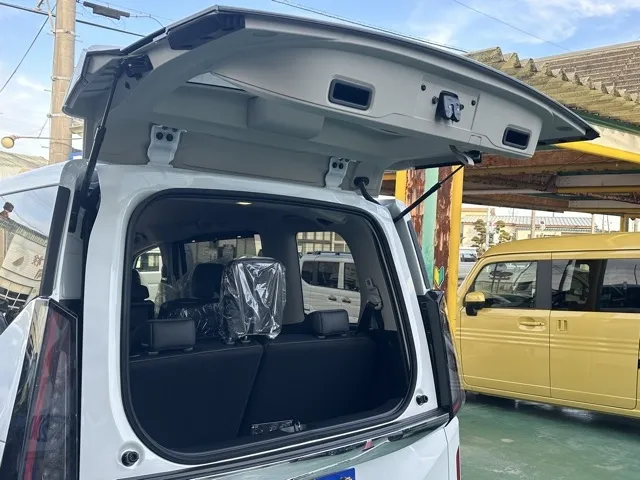 セレナ(ニッサン)ハイウェイスターV 12.3インチコネクトナビ見本展示車有り 8