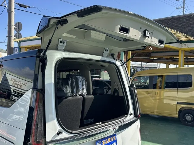 セレナ(ニッサン)ハイウェイスターV 12.3インチコネクトナビ見本展示車有り 10