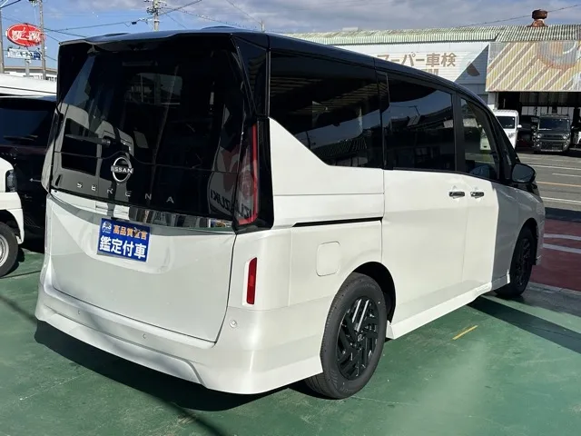 セレナ(ニッサン)ハイウェイスターV 12.3インチコネクトナビ見本展示車有り 13