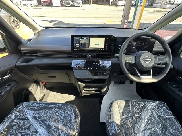 セレナ(ニッサン)ハイウェイスターV 12.3インチコネクトナビ見本展示車有り 6