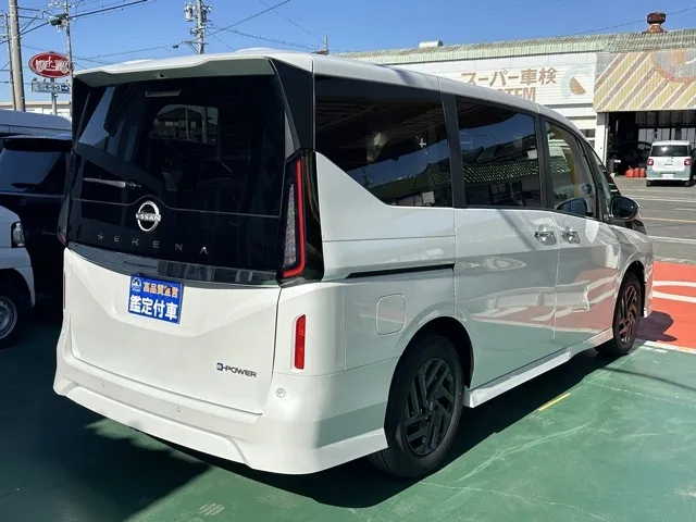 セレナ(ニッサン)eパワーハイウェイスターV アラウンドビューモニター見本展示車有り 14