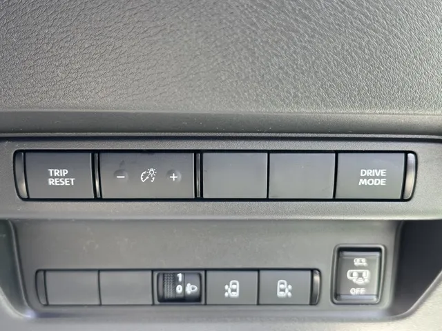 セレナ(ニッサン)eパワーハイウェイスターV アラウンドビューモニター見本展示車有り 20