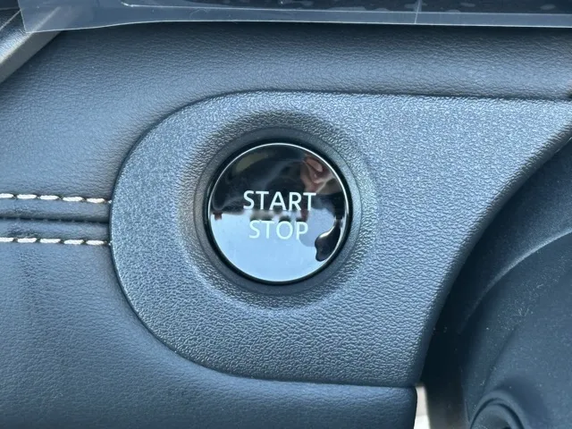 セレナ(ニッサン)eパワーハイウェイスターV アラウンドビューモニター見本展示車有り 22