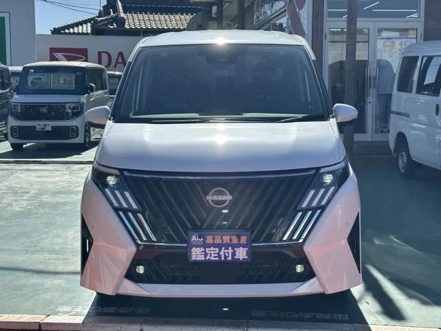 セレナ(ニッサン)eパワーハイウェイスターV アラウンドビューモニター見本展示車有り 29