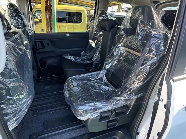 セレナ(ニッサン)eパワーハイウェイスターV アラウンドビューモニター見本展示車有り 4