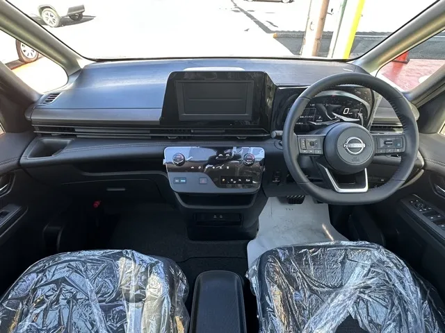 セレナ(ニッサン)eパワーハイウェイスターV アラウンドビューモニター見本展示車有り 6