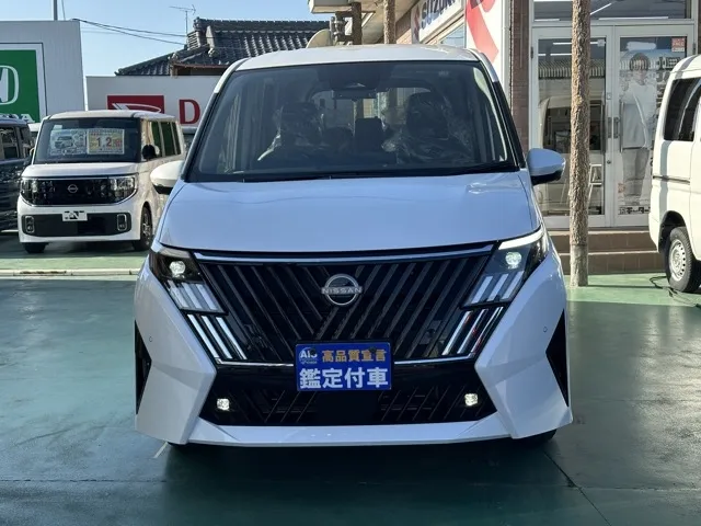 セレナ(ニッサン)eパワーハイウェイスターV 12.3インチコネクトナビ見本展示車有り 29