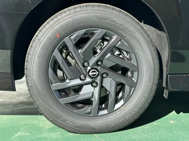 セレナ(ニッサン)eパワーハイウェイスターV 12.3インチコネクトナビ見本展示車有り 12