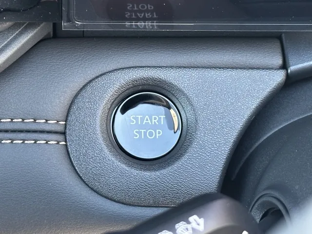 セレナ(ニッサン)eパワーハイウェイスターV 12.3インチコネクトナビ見本展示車有り 19