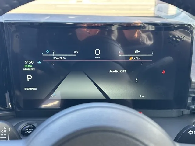 セレナ(ニッサン)eパワーハイウェイスターV 12.3インチコネクトナビ見本展示車有り 20