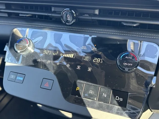 セレナ(ニッサン)eパワーハイウェイスターV 12.3インチコネクトナビ見本展示車有り 28