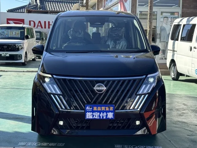 セレナ(ニッサン)eパワーハイウェイスターV 12.3インチコネクトナビ見本展示車有り 29