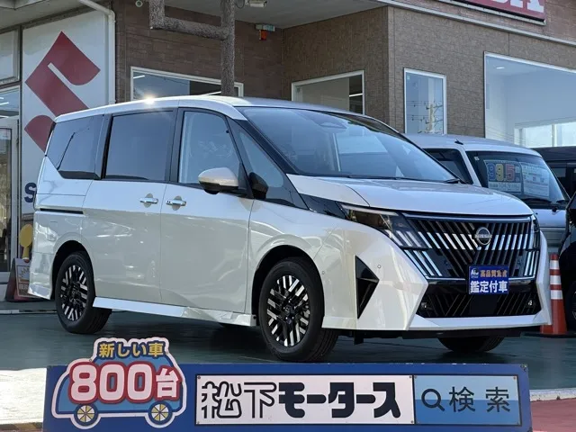 セレナ(ニッサン)eパワー ルキシオン見本展示車有り 0