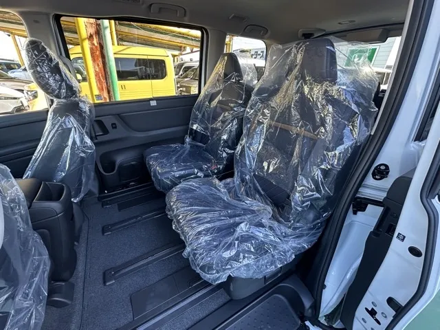 セレナ(ニッサン)eパワー ルキシオン見本展示車有り 4