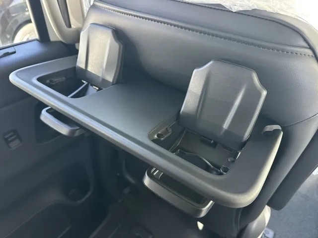 セレナ(ニッサン)オーテックライン アラウンドビューモニター見本展示車有り 9