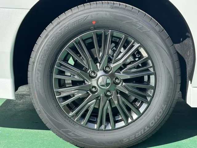 セレナ(ニッサン)オーテックライン アラウンドビューモニター見本展示車有り 16