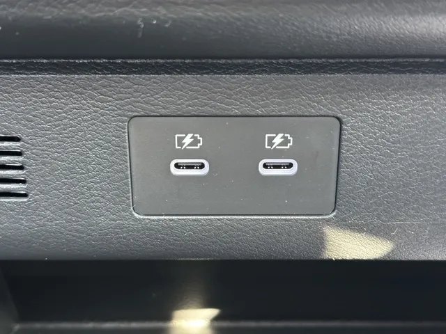 セレナ(ニッサン)オーテックライン アラウンドビューモニター見本展示車有り 24