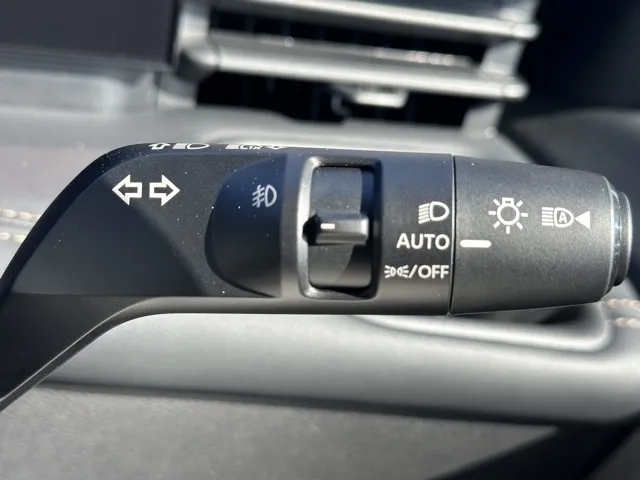 セレナ(ニッサン)オーテックライン アラウンドビューモニター見本展示車有り 25