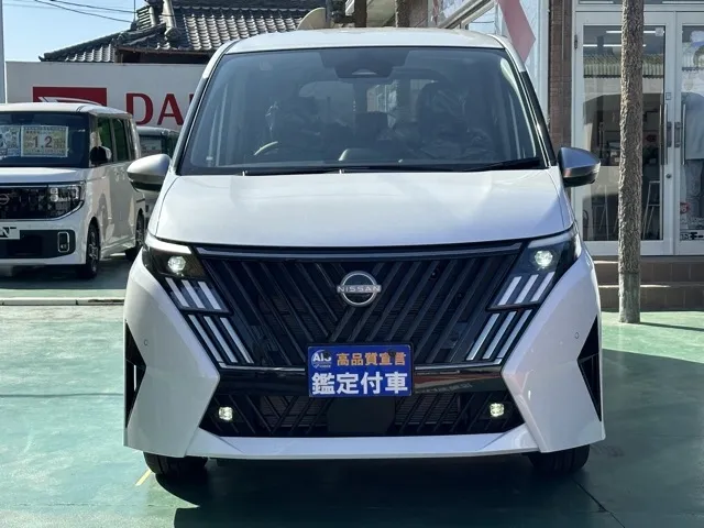 セレナ(ニッサン)オーテックライン アラウンドビューモニター見本展示車有り 28