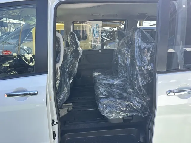 セレナ(ニッサン)オーテックライン アラウンドビューモニター見本展示車有り 4