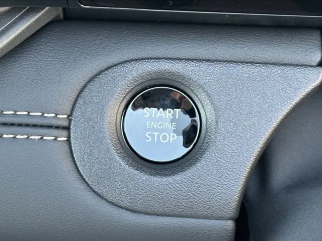 セレナ(ニッサン)オーテックライン アラウンドビューモニター見本展示車有り 22