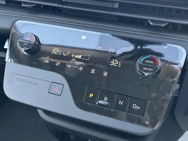 セレナ(ニッサン)オーテックライン アラウンドビューモニター見本展示車有り 26