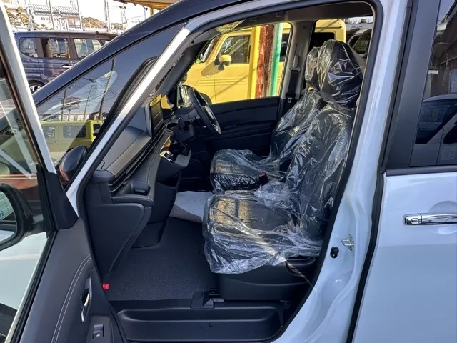 セレナ(ニッサン)オーテックライン アラウンドビューモニター見本展示車有り 3